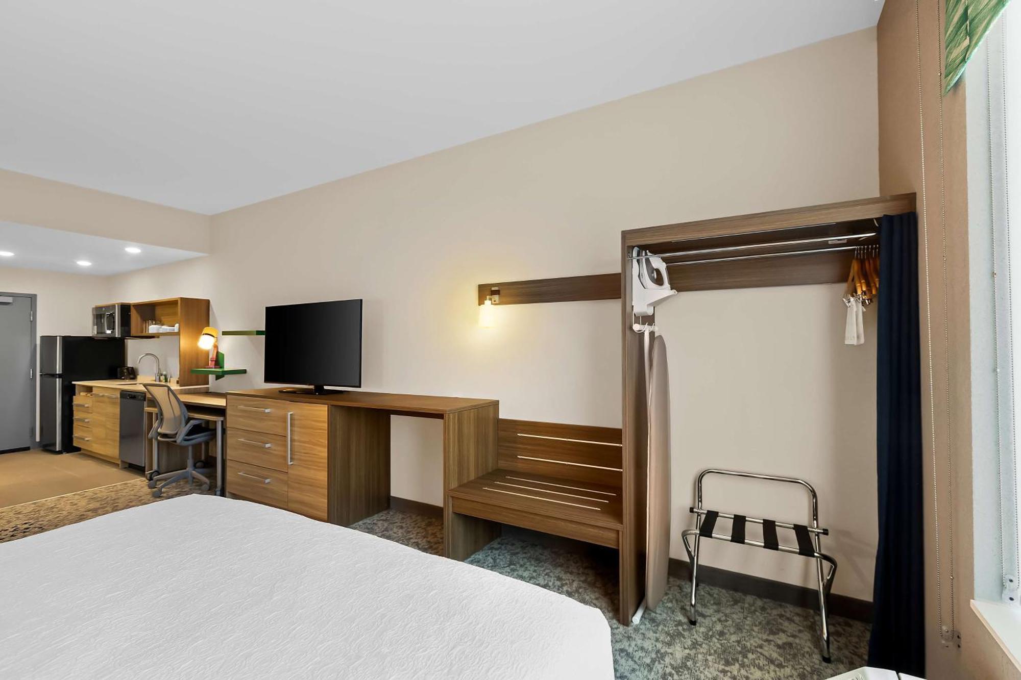 Home2 Suites By Hilton Hendersonville Extérieur photo